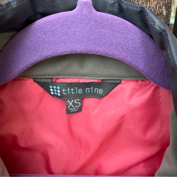 Title Nine Will Power Vest in Gray & Pink Sz XS - Picture 3 of 15